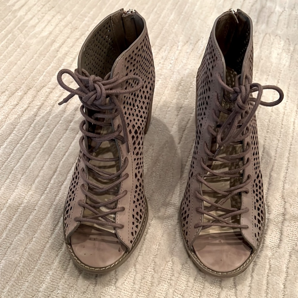 Grey / smoke cloud open toe